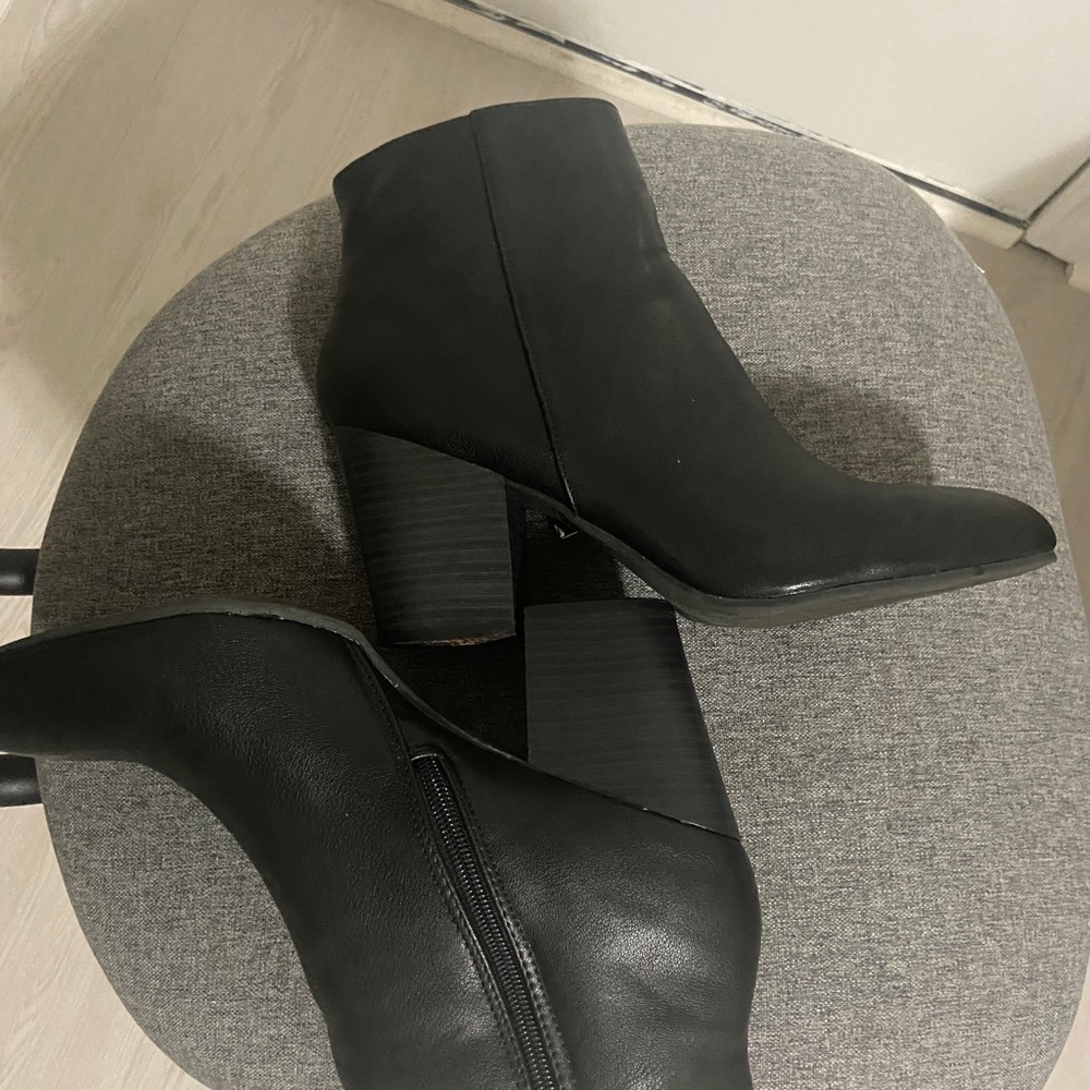 Black fall boots
